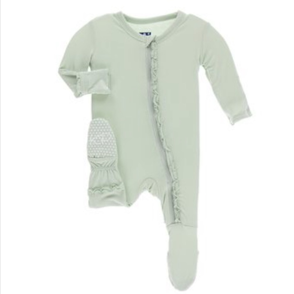 Solid Muffin Ruffle Footie with Zipper in Aloe (3T)